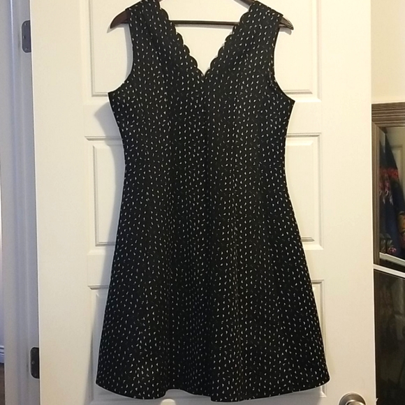 Little Black Dress sleeveless with white triangle - Picture 1 of 2